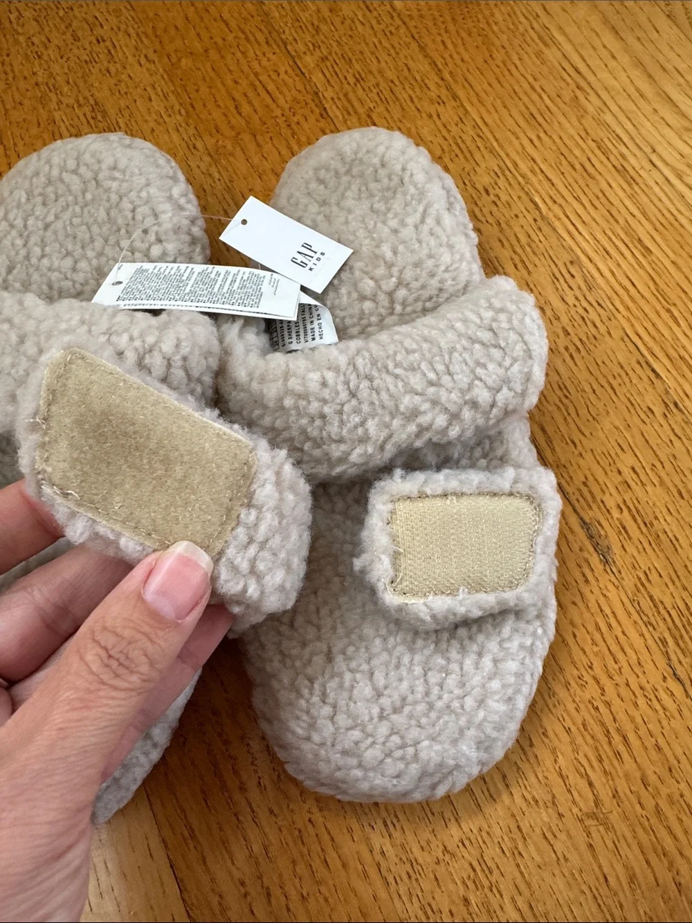 GAP Kids Plush Sherpa Slide Slippers in Light Beige